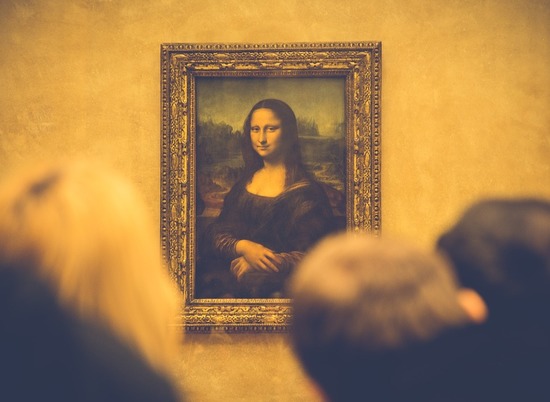 Изначально Леонардо да Винчи нарисовал «Джоконду» в другой позе